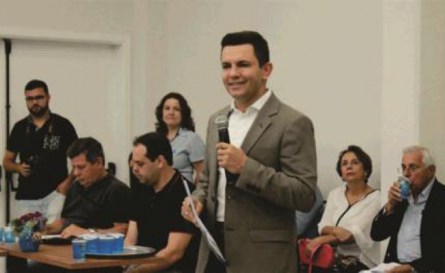 Diretor Administrativo da ARES-PCJ ministra palestra de controle social 